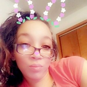 Meet your Posher, April